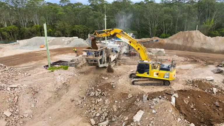 About - excavator feed into cursher series - 1400px